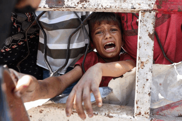 Israel diz que vai estabelecer corredores humanitários e lançamentos aéreos de comida a Gaza neste sábado