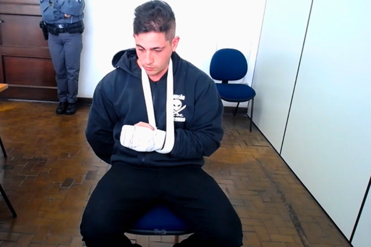 ‘Meio que saí de mim’, diz fisiculturista em audiência que decretou prisão preventiva por espancar namorada; VÍDEO