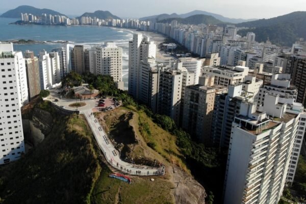 Idoso de 62 anos é encontrado morto após briga entre pessoas em situação de rua em Guarujá, SP