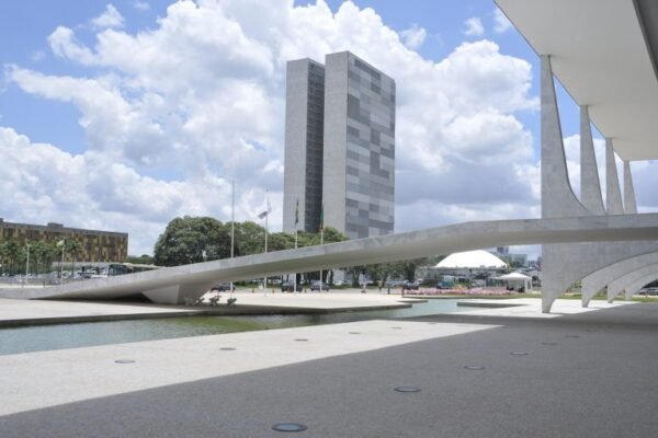 Projeto abre crédito suplementar de R$ 2,15 bilhões no Orçamento de 2025 para atender fundos regionais