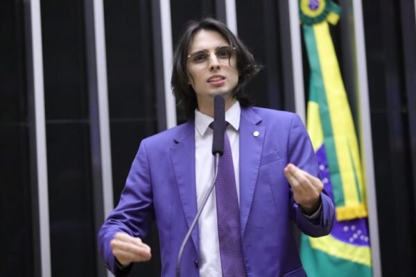 Comissão aprova criação de programa de apoio para quem tem esclerose múltipla Comissão aprova criação de programa de apoio para quem tem esclerose múltipla