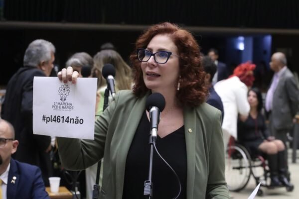 Moraes mantém prisão de hacker em caso Zambelli