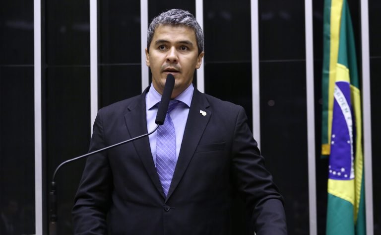 CCJ aprova projeto que cria programa para tratar mulheres com adenomiose