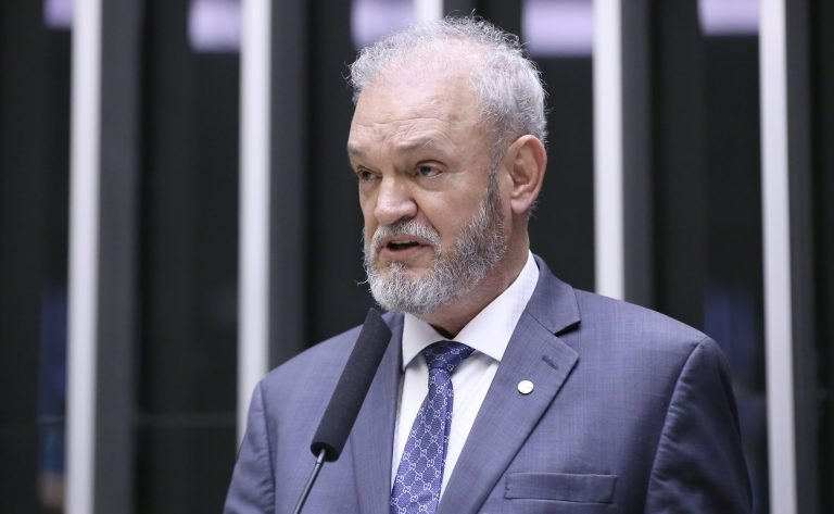 Comissão aprova garantia de suplementação alimentar a idoso internado e com desnutrição