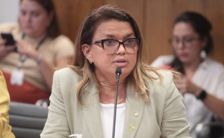 Comissão aprova proposta para facilitar exploração de aeroporto por estados e municípios