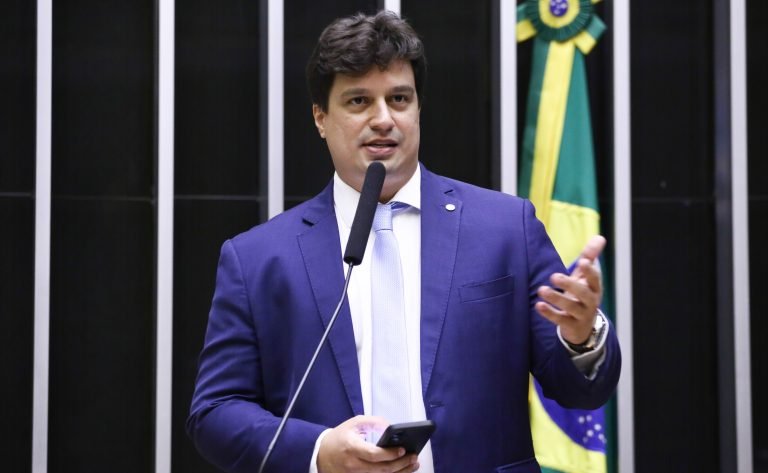 Comissão aprova projeto que prevê ambiente adaptado de trabalho para pessoas com deficiência