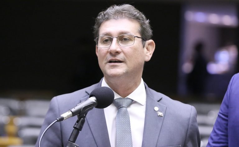 Comissão aprova desconto em voo para acompanhante de passageiro com necessidade especial