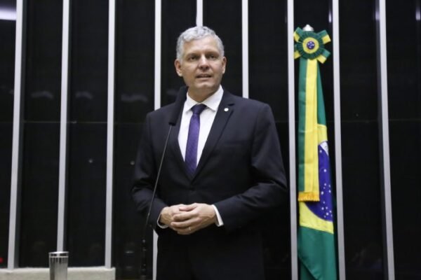 Comissão aprova exame de habilitação para futuros médicos veterinários