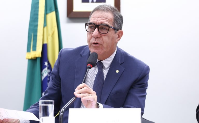 Câmara cria comissão para analisar regulamentação do trabalho de motorista de aplicativo