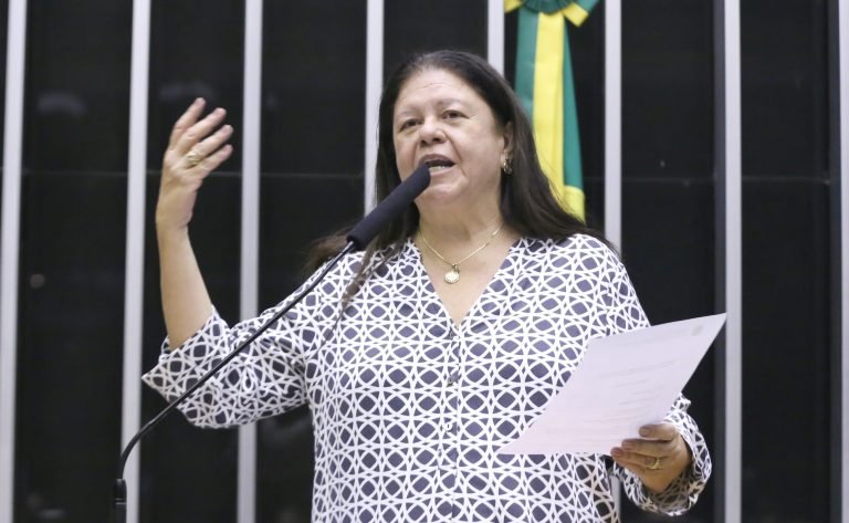 Comissão debate implementação da lei que instituiu a parentalidade positiva