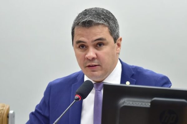 Comissão de Constituição e Justiça aprova tratamento isonômico a religiões em políticas de apoio ao turismo