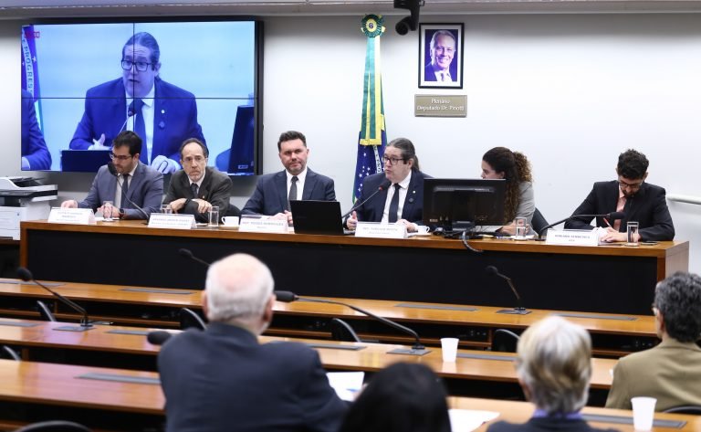 Especialistas apostam em objetivo do PNE que busca reduzir desigualdades na educação básica