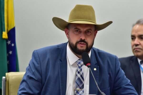Comissão aprova regras diferenciadas para transporte de cargas perigosas por produtores rurais Comissão aprova regras diferenciadas para transporte de cargas perigosas por produtores rurais