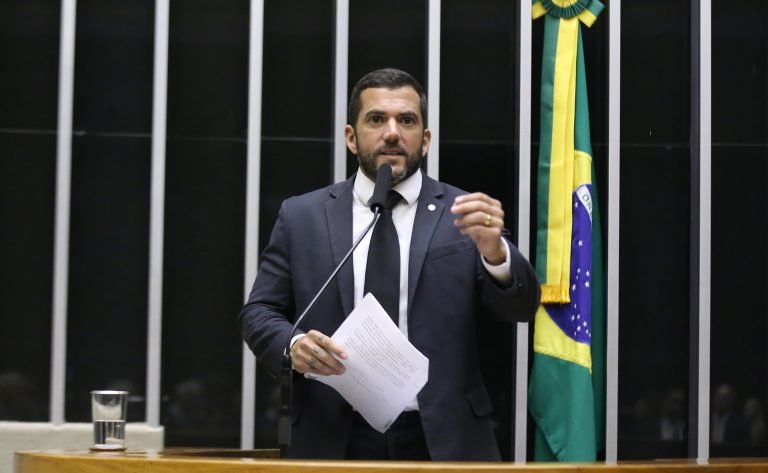 Comissão aprova pena dobrada para compra de votos vinculada a crime organizado