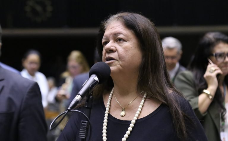 Comissão aprova previsão para vigilância socioassistencial ajudar na identificação de famílias carentes