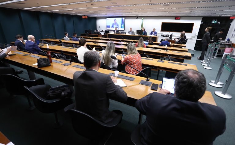 Governo e produtores rurais apoiam mudanças em descontos na energia elétrica usada na irrigação