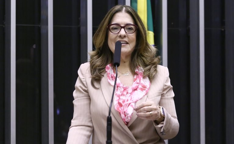 Comissão da Câmara aprova atendimento domiciliar para idosos no SUS