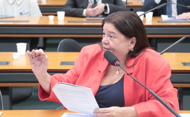 Comissão aprova criação de programa para ajudar pessoas com vício em jogos de azar
