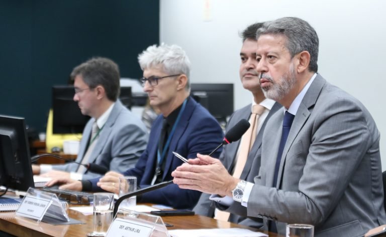 Relator eleva faixa que terá redução parcial do Imposto de Renda a partir de 2026