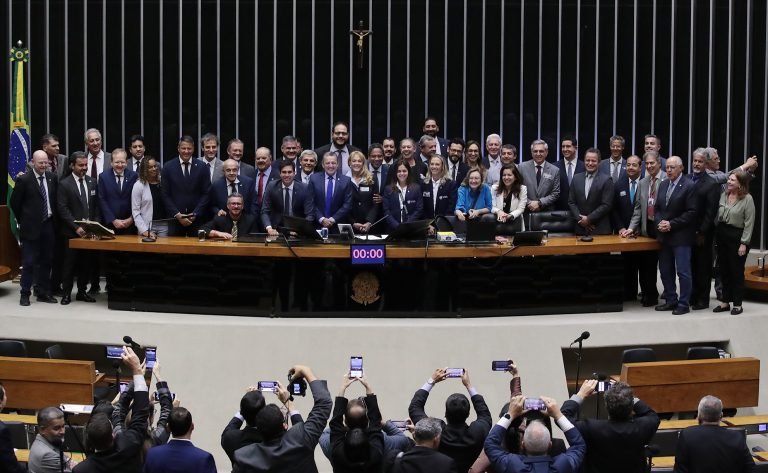 Deputados analisam projeto que torna permanente a Lei de Incentivo ao Esporte; acompanhe
