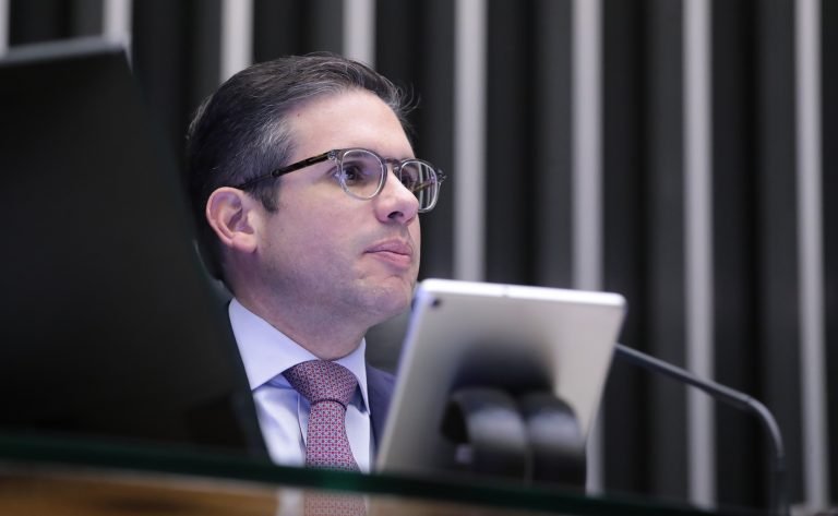 Câmara analisa PEC que altera regras para pagamento de precatórios; acompanhe