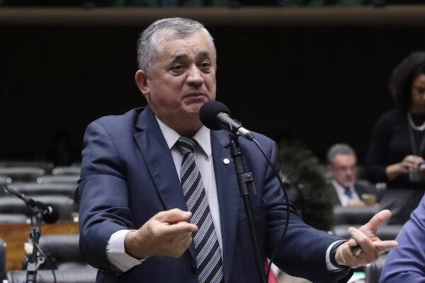 Câmara aprova uso do fundo social do pré-sal para socorrer agricultores atingidos por calamidades