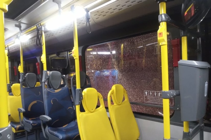 Violência nos transportes: Ônibus da Pirajuçara sofre novo ataque em São Paulo
