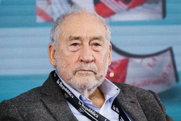 Líderes deveriam fazer como Lula e reagir com coragem a bullying de Trump, diz Nobel de economia