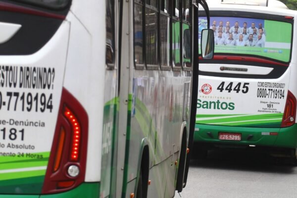 Homem é preso por importunação sexual dentro de ônibus em Santos; vítima gritou por ajuda