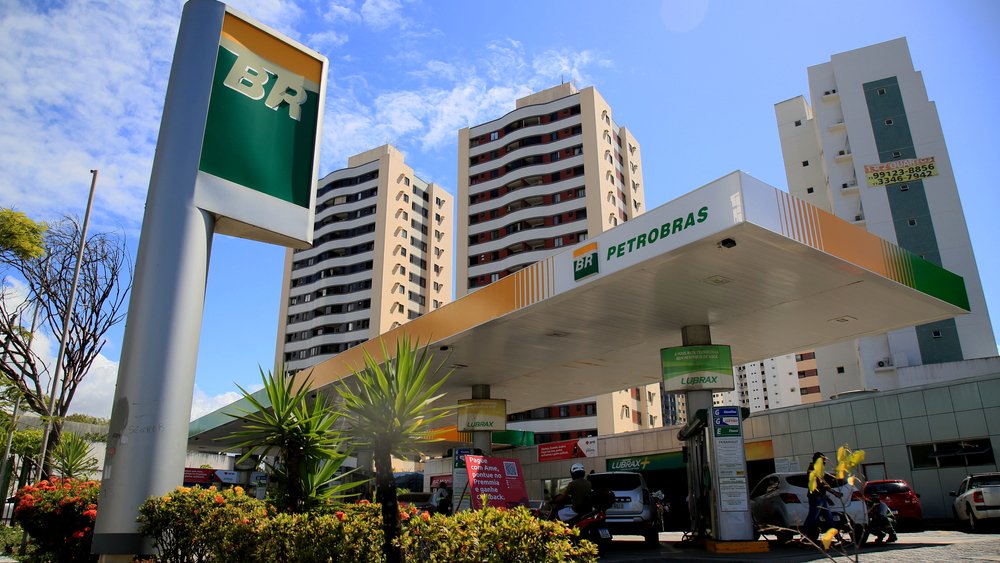Petrobras avalia retorno ao setor de distribuição