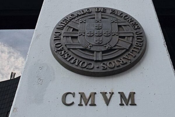 Por irregularidades, CVM investiga alta administração do Banco de Brasília