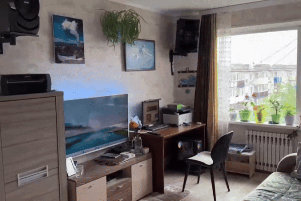 VÍDEO: russo registra momento em que terremoto acontece e apartamento todo treme