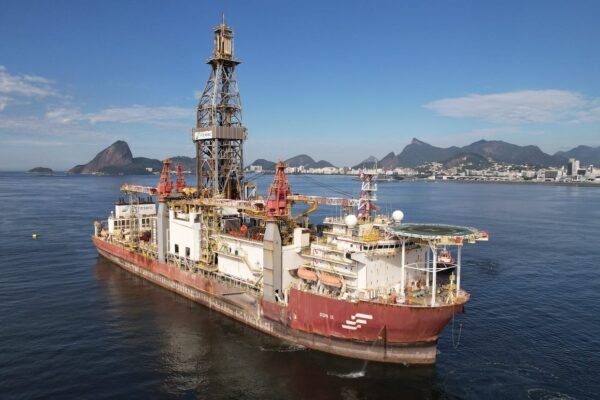 Tarifas de 50% têm pouco efeito no mercado de petróleo, mas podem mudar comércio entre Brasil e EUA