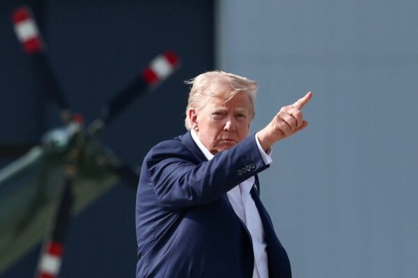 Trump diz que posicionou submarinos nucleares ’em regiões apropriadas’ após ameaças de aliado de Putin