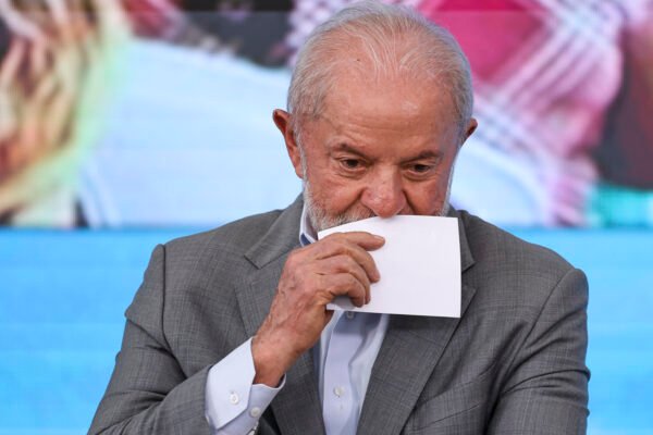 Congresso volta do recesso com debates sobre anistia, cassações e IR