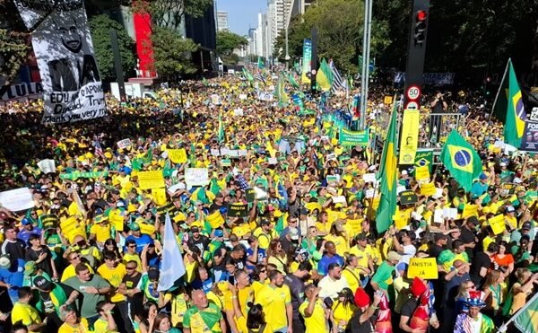 Sóstenes Cavalcante pede ‘fora, Xandão’ e quer centrão de saída da ‘canoa furada’ do governo Lula