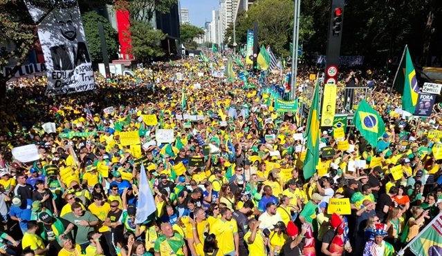 Sóstenes Cavalcante pede ‘fora, Xandão’ e quer centrão de saída da ‘canoa furada’ do governo Lula