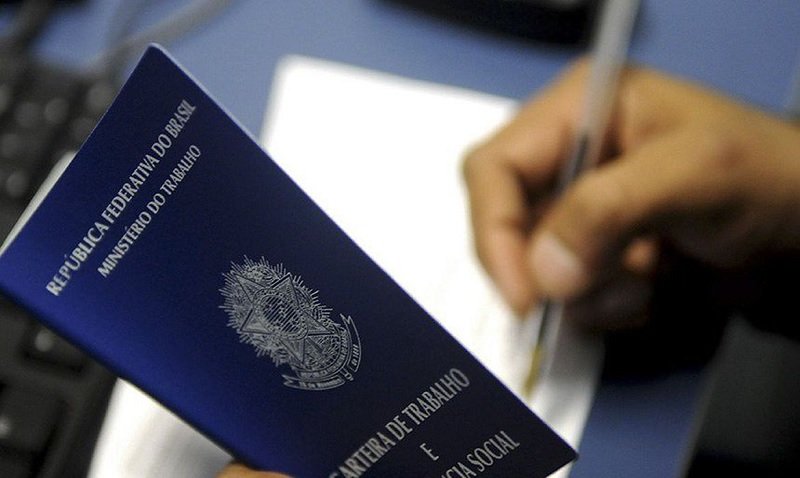 Criação de empregos cai quase 20% em junho na comparação com 2024