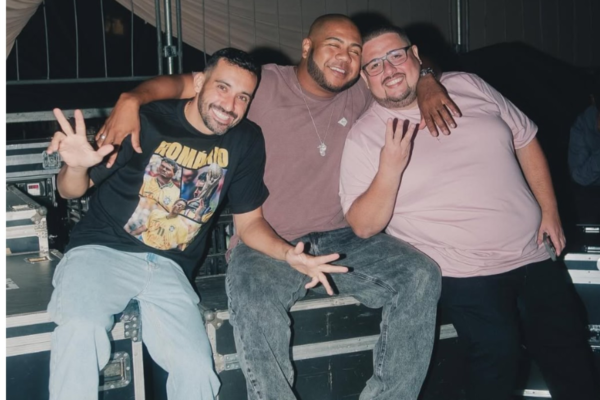Baixada em Pauta #245: Trio de Ferro relembra show para Neymar e investe em postura estratégica para consolidar carreira Baixada em Pauta #245: Trio de Ferro relembra show para Neymar e investe em postura estratégica para consolidar carreira