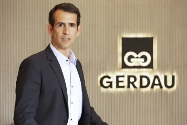 Gerdau demite 1,5 mil funcionários e interrompe investimentos no Brasil