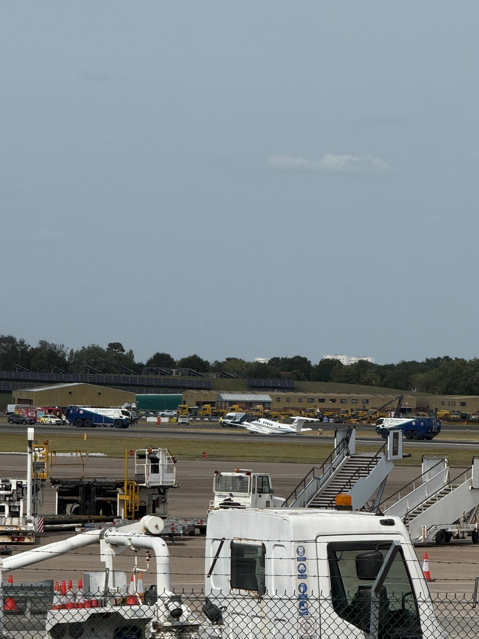 Aeroporto no Reino Unido fecha pista após ‘incidente’ com avião