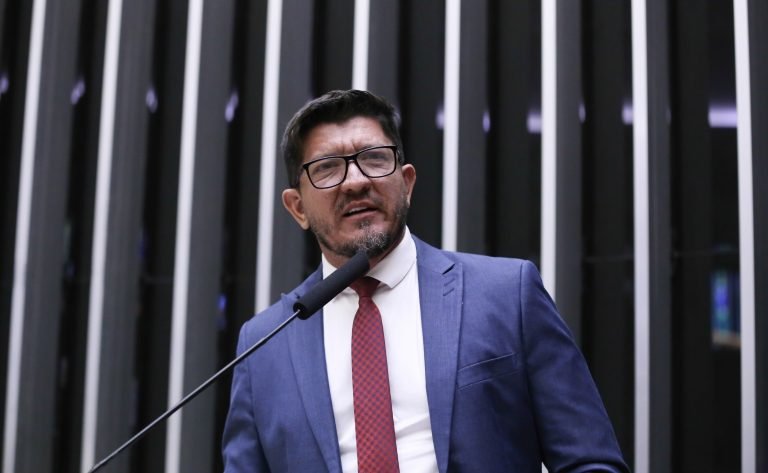 Comissão aprova medidas para tornar centros comerciais mais acessíveis