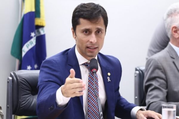 Comissão aprova ampliação de cuidado integral às pessoas autistas adultas e idosas Comissão aprova ampliação de cuidado integral às pessoas autistas adultas e idosas