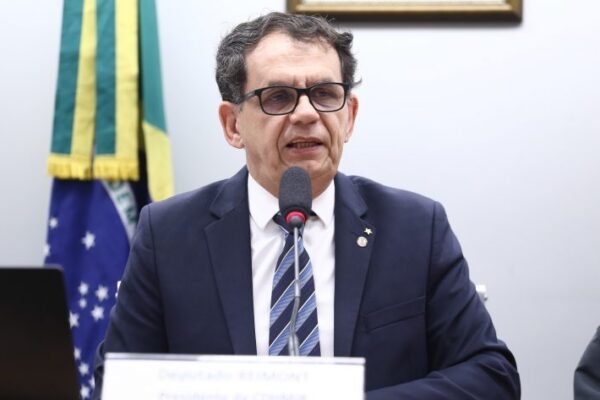 Comissão aprova maior liberdade para servidor decidir como compor margem consignável Comissão aprova maior liberdade para servidor decidir como compor margem consignável
