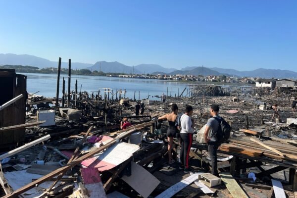 Veja como ajudar as vítimas do incêndio no Caminho São Sebastião