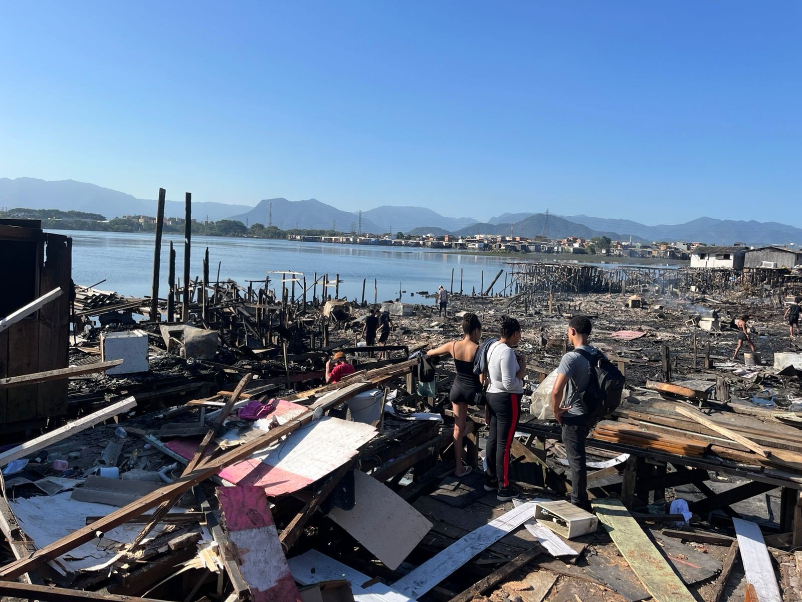 Veja como ajudar as vítimas do incêndio no Caminho São Sebastião