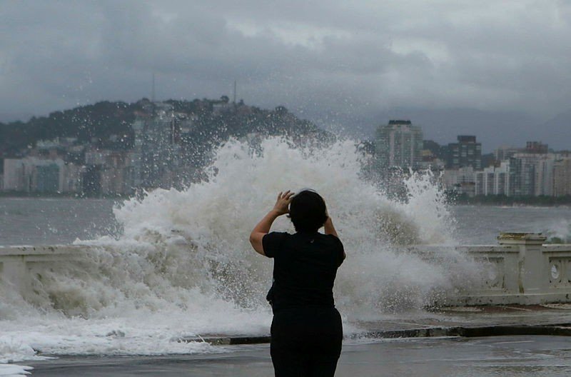 Santos, SP, terá nova frente fria com chuva e maré alta; veja a previsão