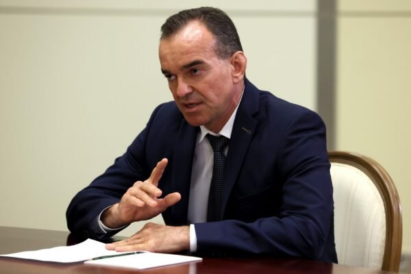 Ataque de drone da Ucrânia provoca incêndio em depósito de petróleo na Rússia, diz governador Ataque de drone da Ucrânia provoca incêndio em depósito de petróleo na Rússia, diz governador