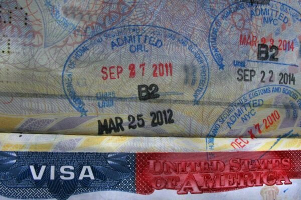 Visto dos EUA pode exigir caução de até US$ 15 mil para turistas; entenda a proposta