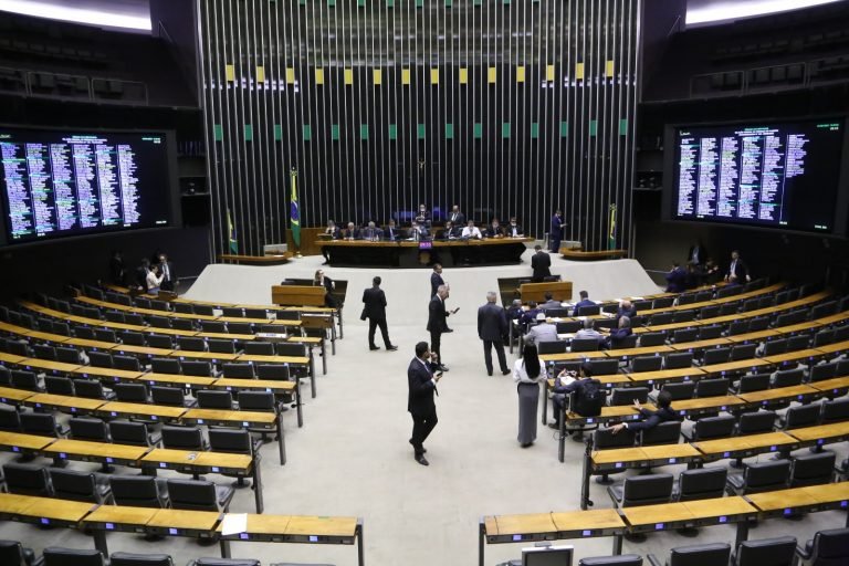 Sessão do Plenário da Câmara será realizada a partir das 20h30